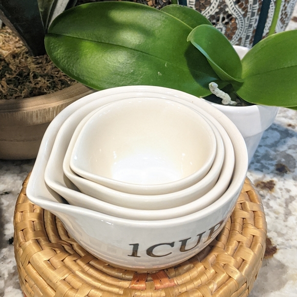 Farmhouse Ceramic Nesting Measuring Cups - Picture 7 of 7